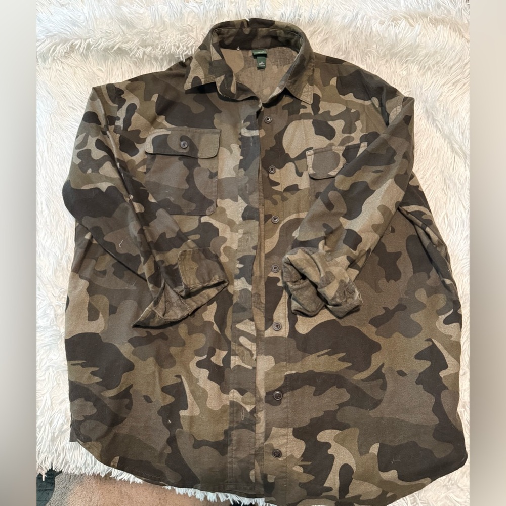 Women’s oversized camo shirt.